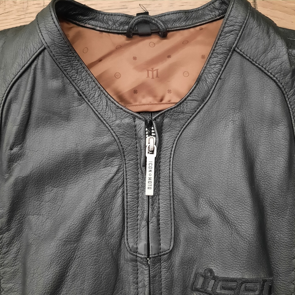 ICON Genuine Leather Vest - Picture 2 of 16